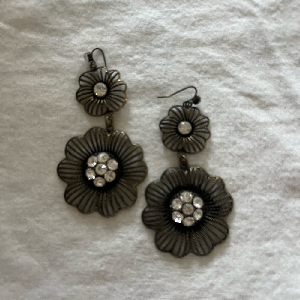 Beautiful Flower Statement Earrings With Crystals - image 3